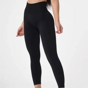 NVGTN Black Solid Seamless Leggings  High Rise